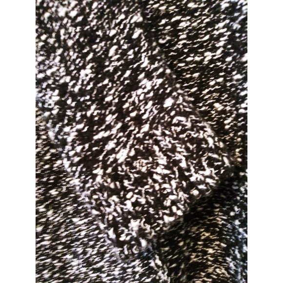 LILLA‎ P Black White Heathered Asymmetrical Knit Sweater SIZE M - Picture 4 of 14
